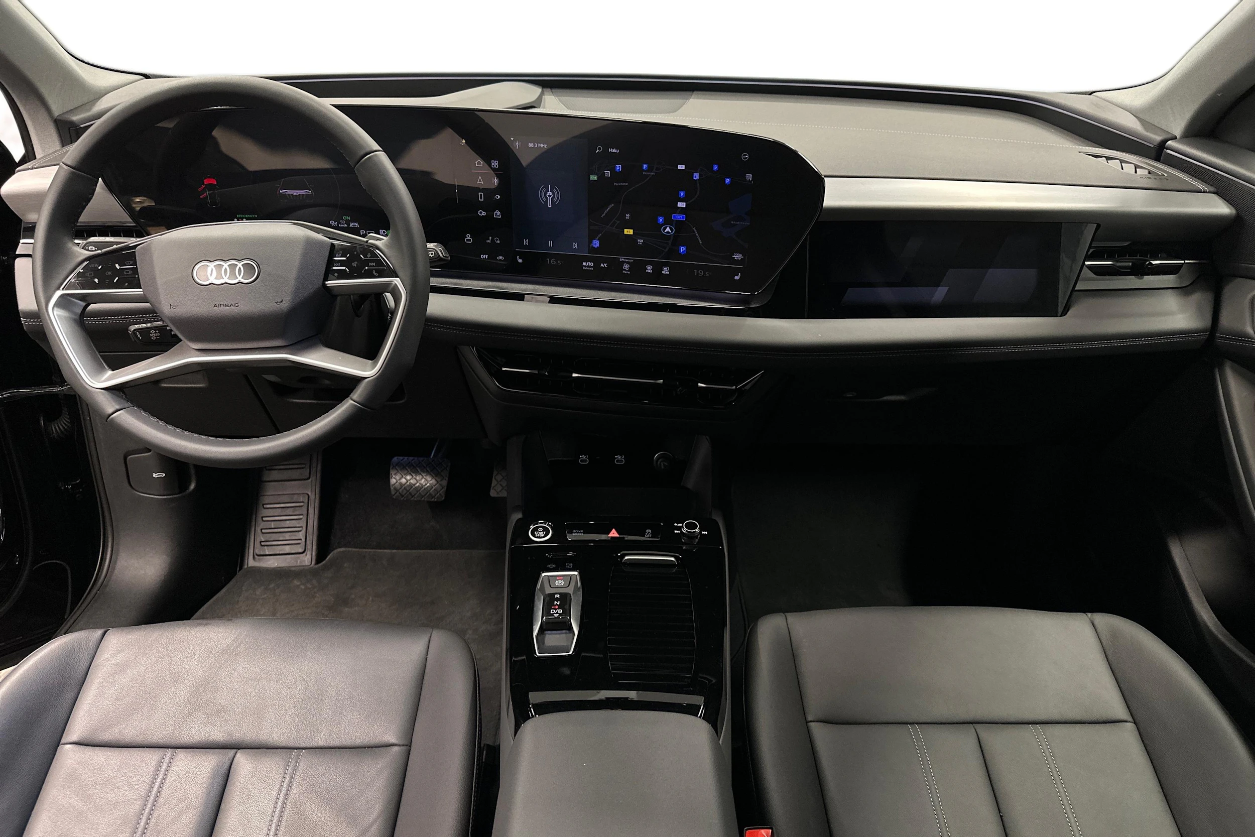 musta Audi Q6 e-tron 2025 kuva 7.