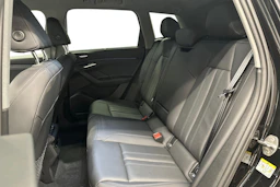 musta Audi Q6 e-tron 2025 kuva 8.
