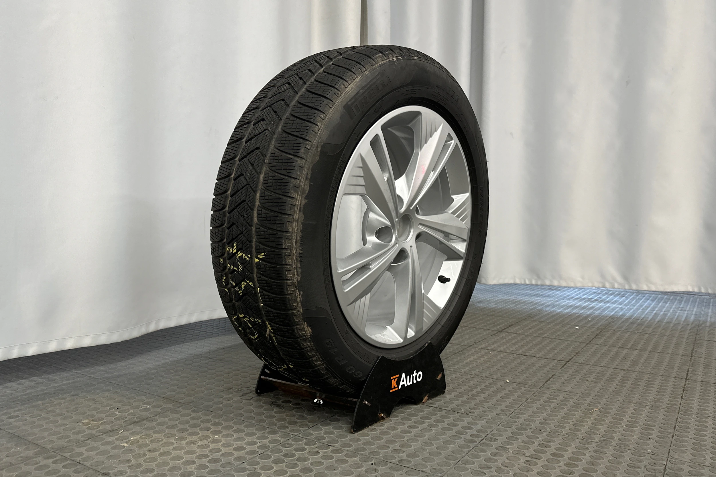 musta Audi Q6 e-tron 2025 kuva 10.