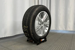 musta Audi Q6 e-tron 2025 kuva 10.