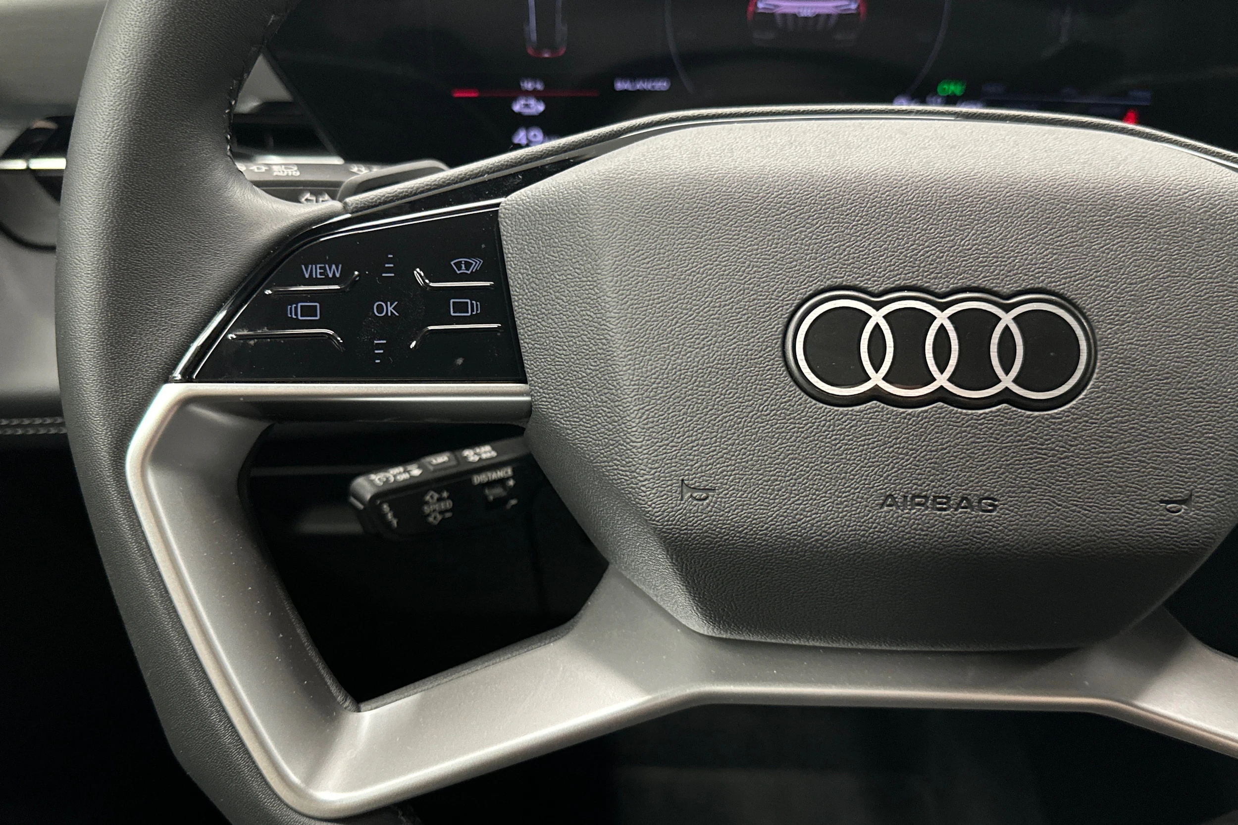 musta Audi Q6 e-tron 2025 kuva 11.