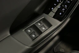 musta Audi Q6 e-tron 2025 kuva 16.