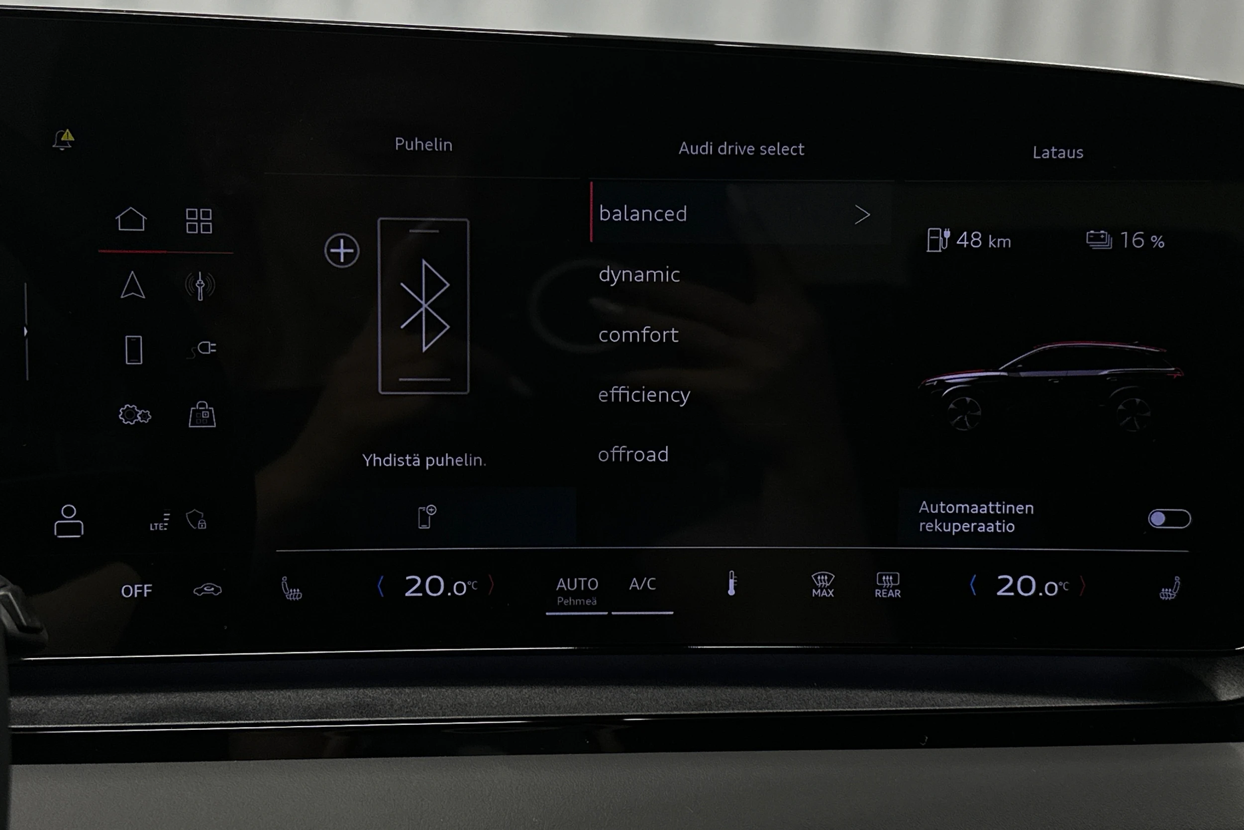 musta Audi Q6 e-tron 2025 kuva 18.