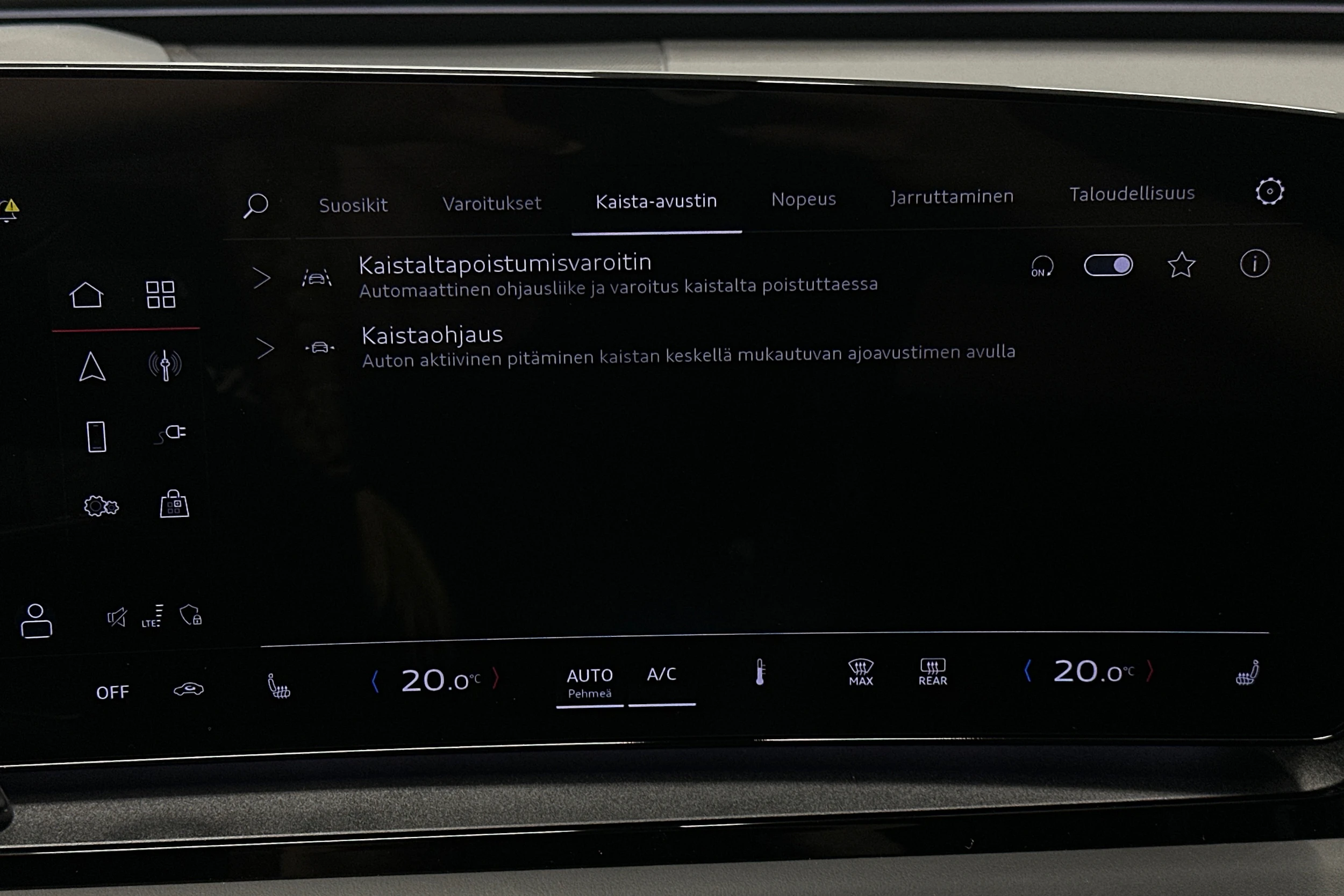 musta Audi Q6 e-tron 2025 kuva 26.