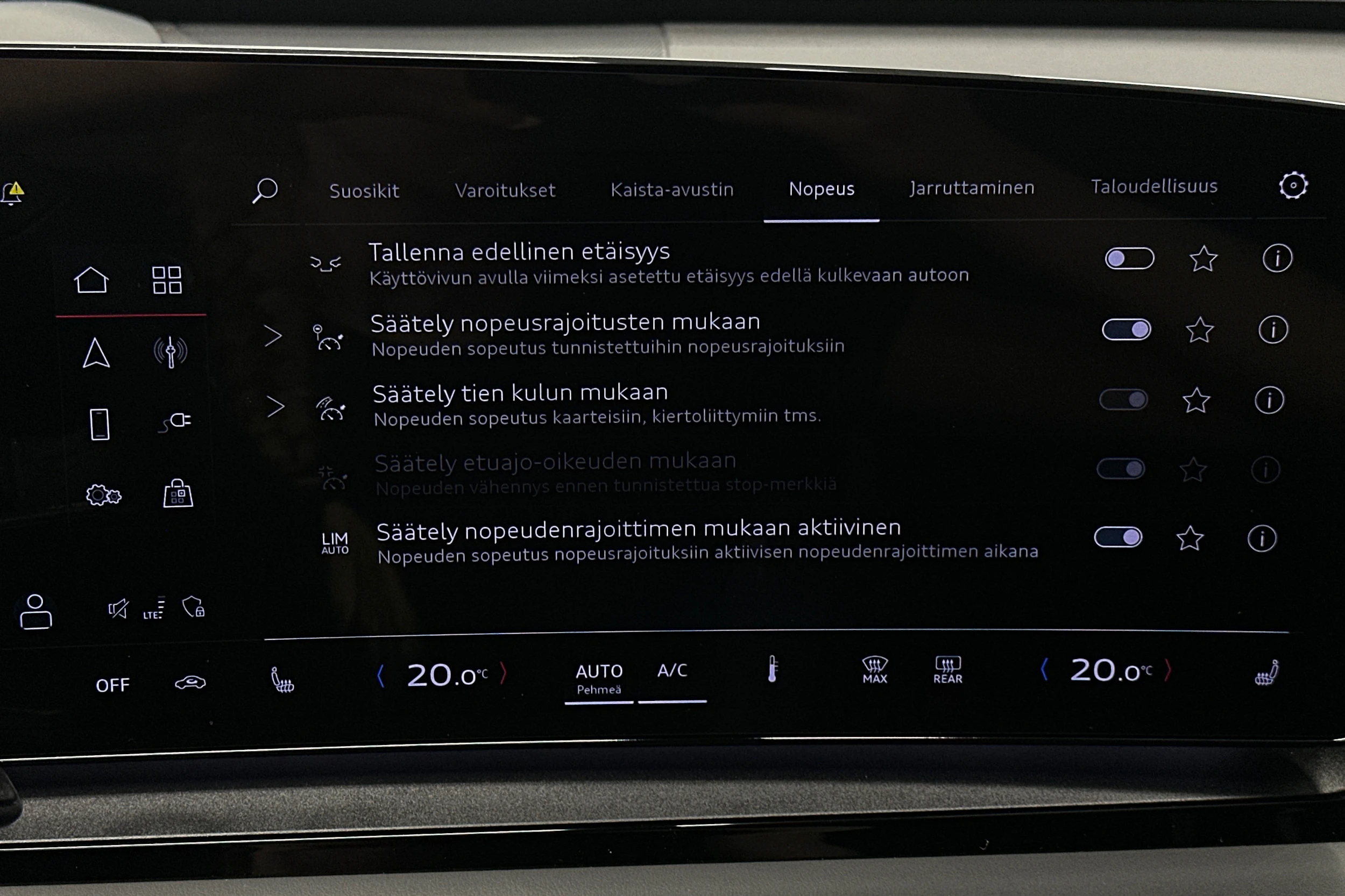musta Audi Q6 e-tron 2025 kuva 27.
