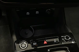 musta Audi Q6 e-tron 2025 kuva 34.
