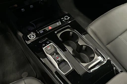musta Audi Q6 e-tron 2025 kuva 35.