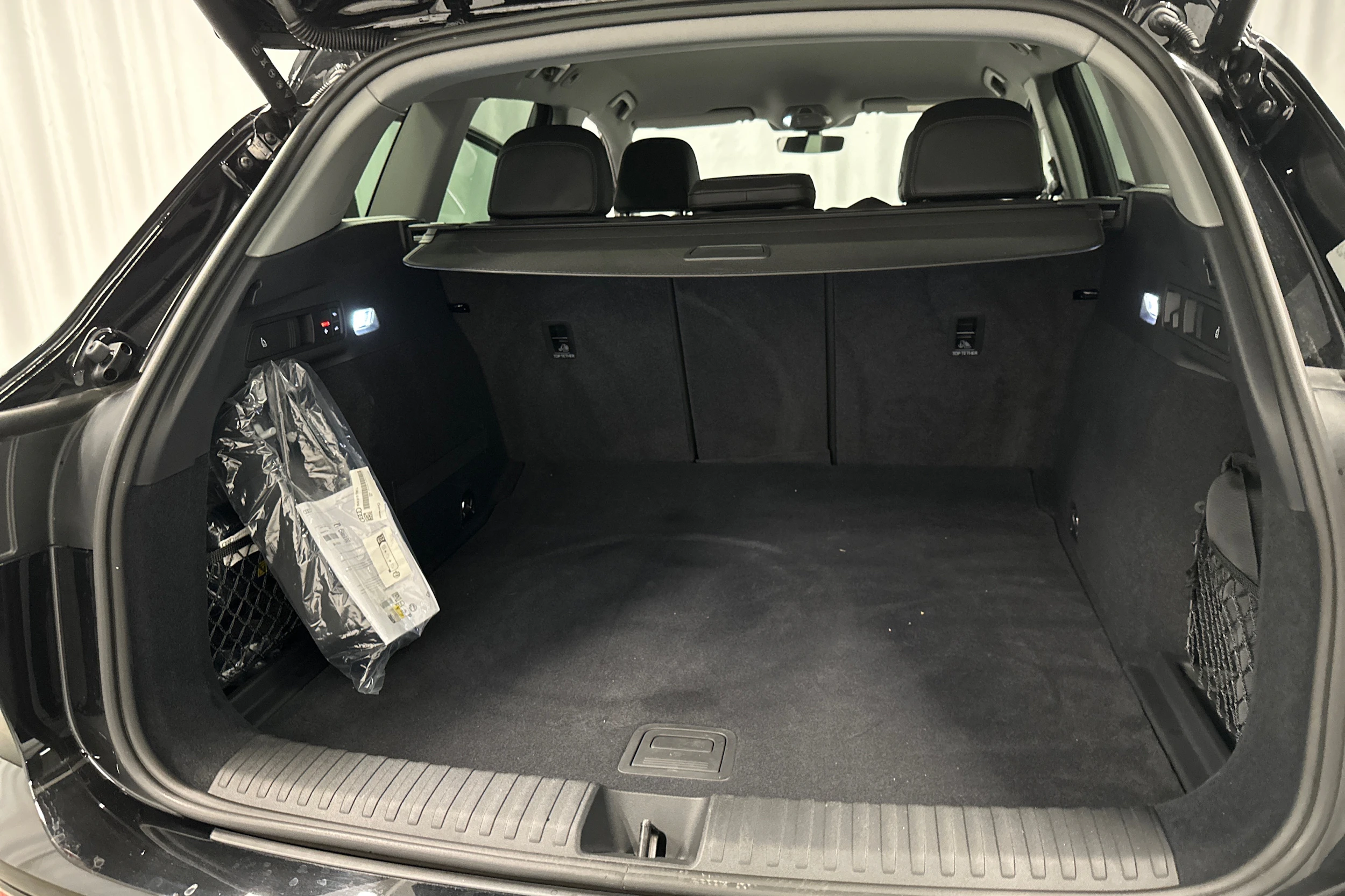 musta Audi Q6 e-tron 2025 kuva 38.