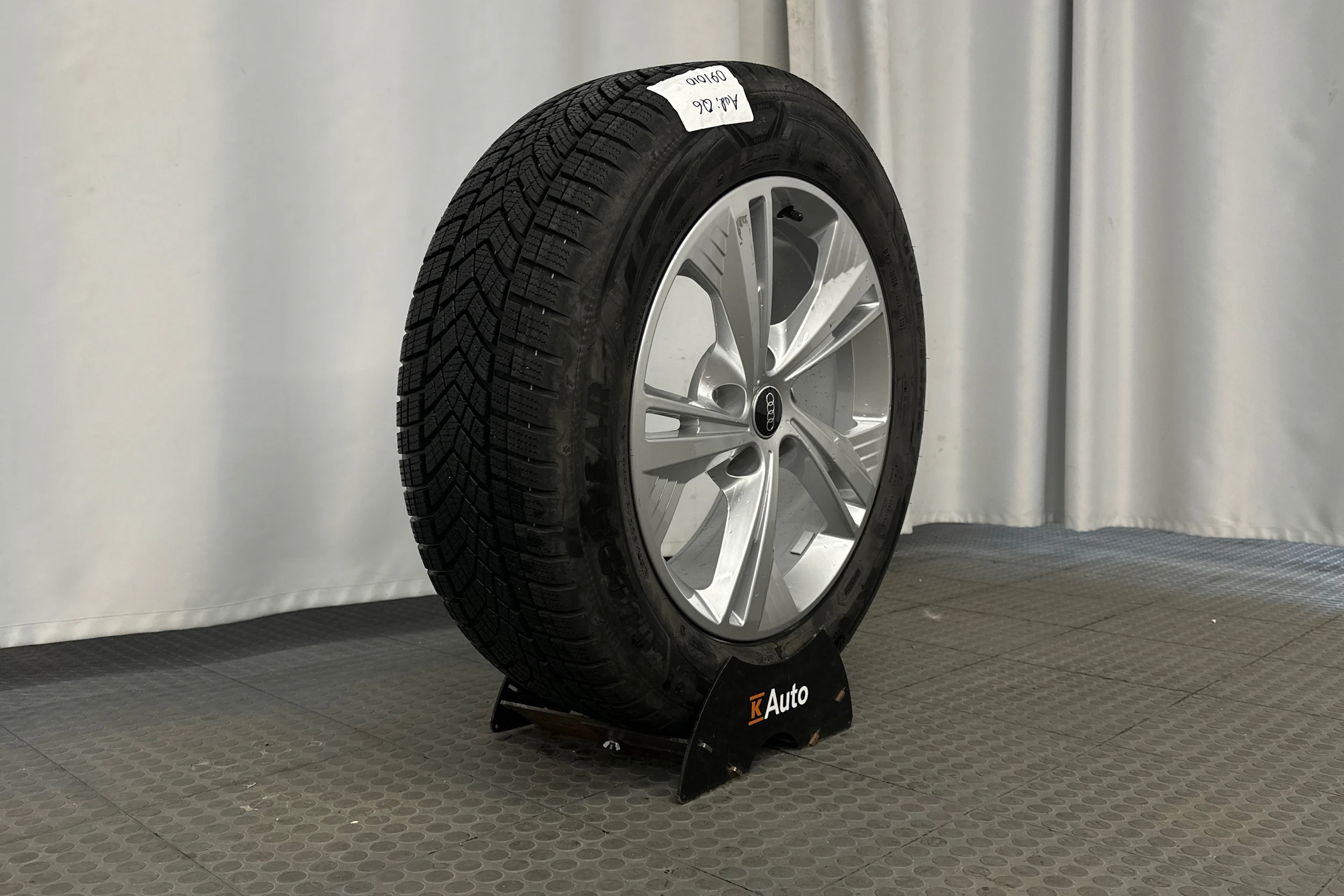 harmaa Audi Q6 e-tron 2025 kuva 10.