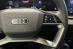 harmaa Audi Q6 e-tron 2025 kuva 12.