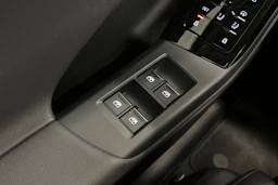 harmaa Audi Q6 e-tron 2025 kuva 15.