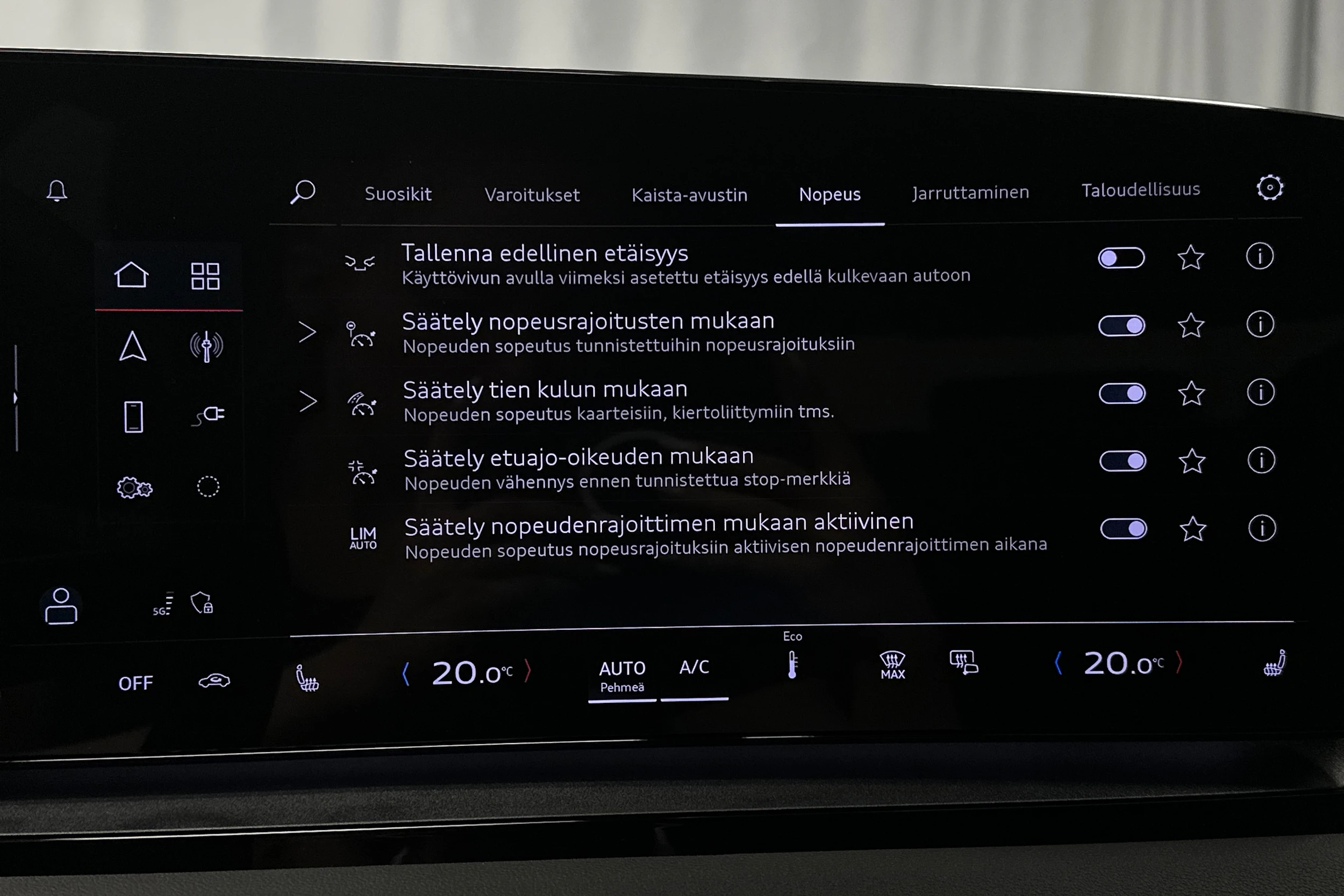 harmaa Audi Q6 e-tron 2025 kuva 25.