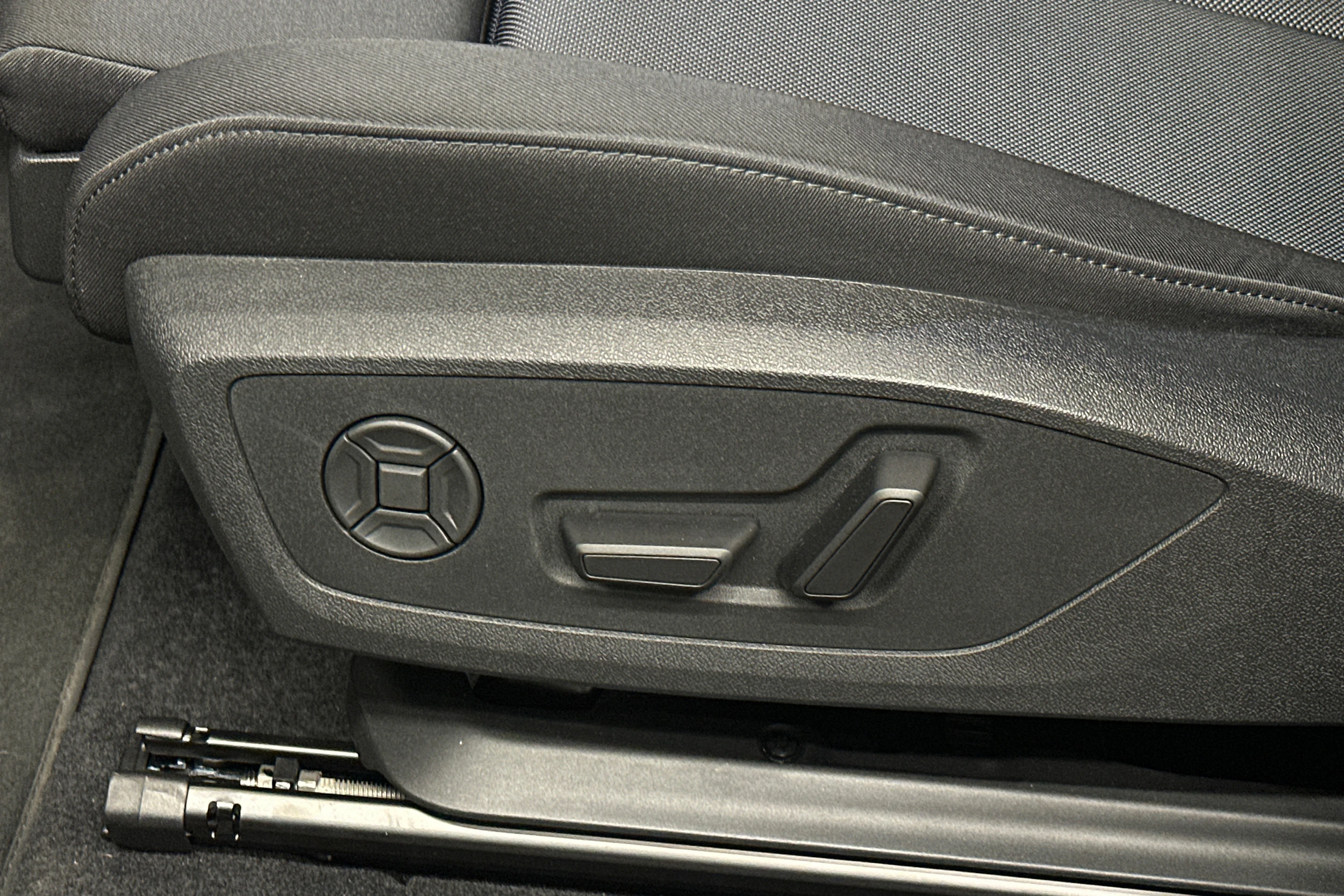 harmaa Audi Q6 e-tron 2025 kuva 34.