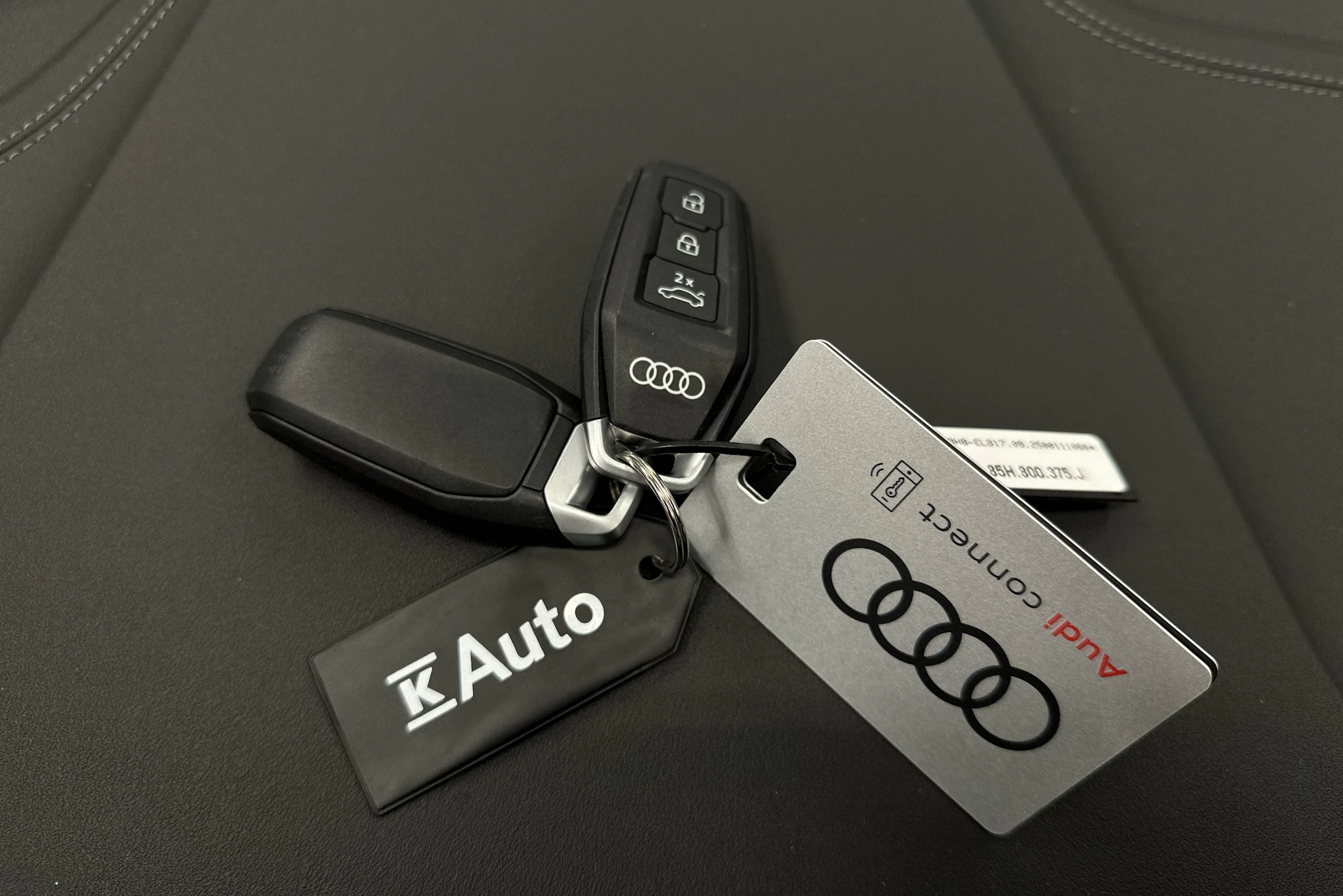 harmaa Audi Q6 e-tron 2025 kuva 40.