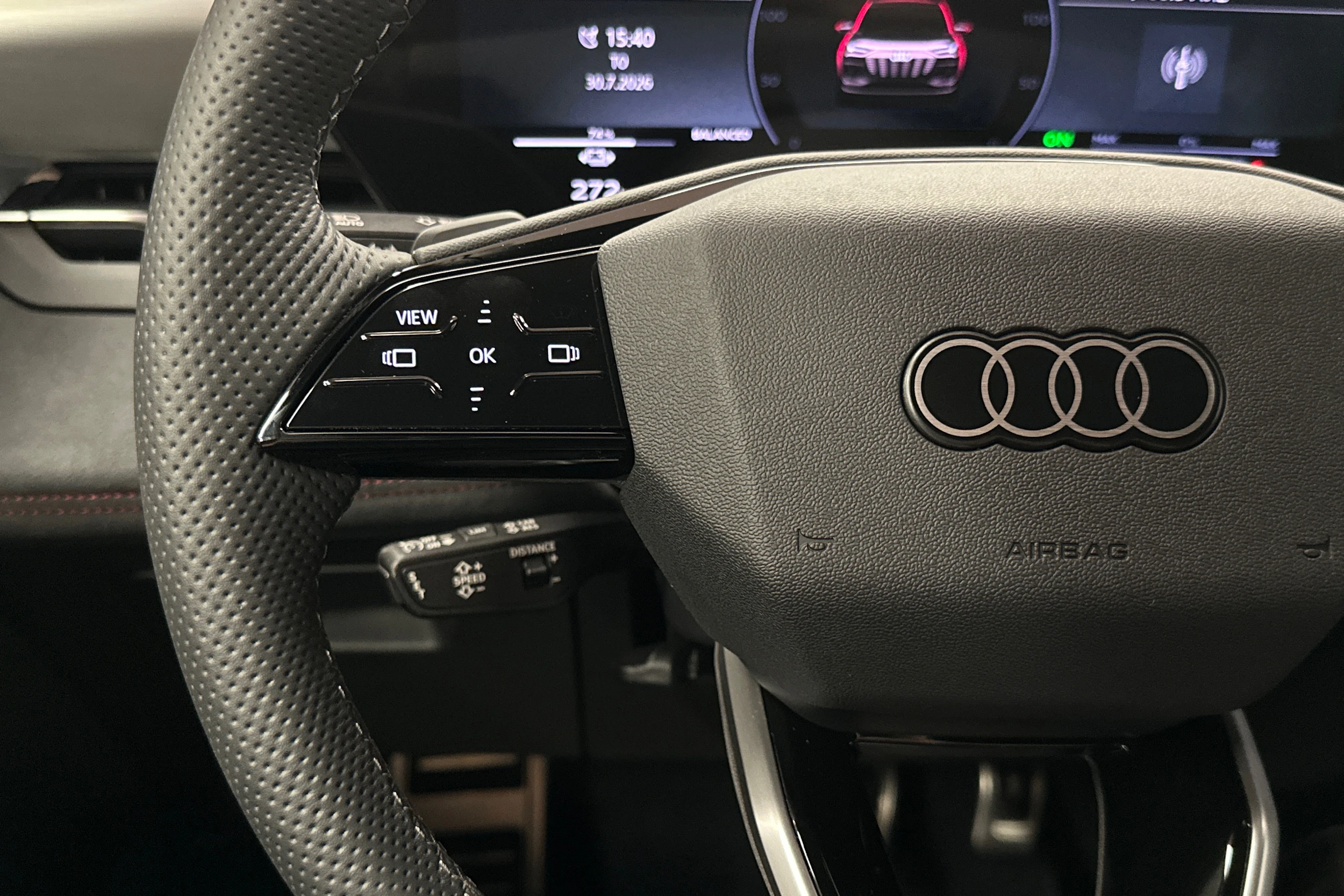 punainen Audi Q6 e-tron 2025 kuva 11.