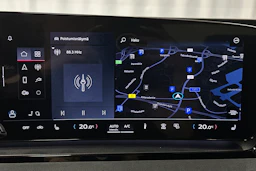 punainen Audi Q6 e-tron 2025 kuva 16.