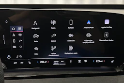 punainen Audi Q6 e-tron 2025 kuva 17.