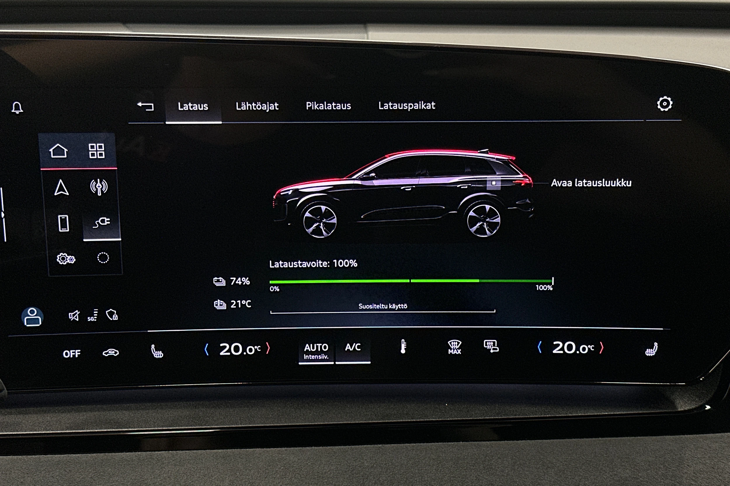 punainen Audi Q6 e-tron 2025 kuva 22.