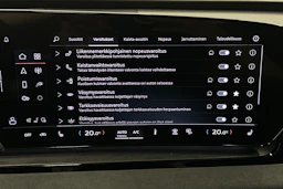 punainen Audi Q6 e-tron 2025 kuva 23.