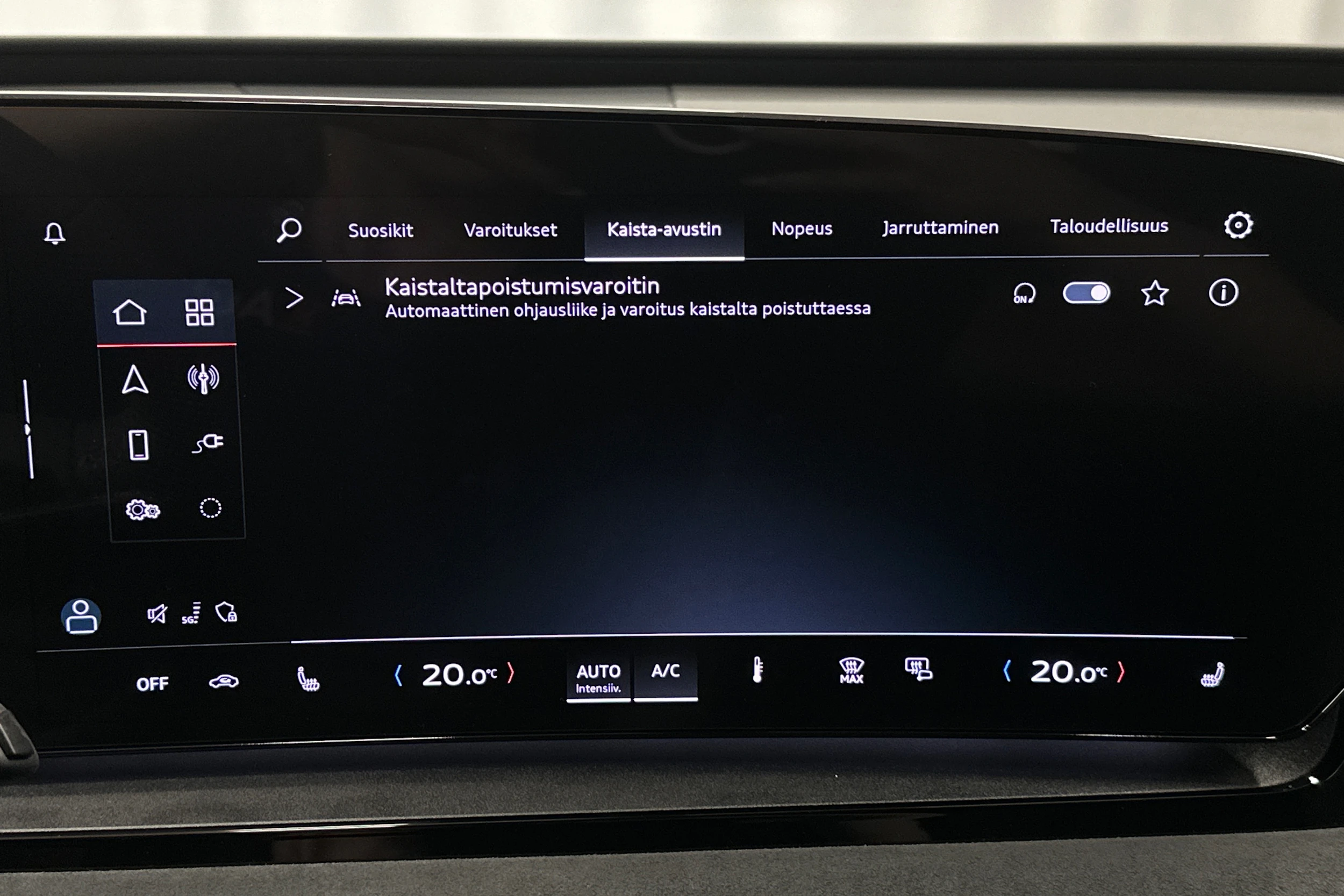 punainen Audi Q6 e-tron 2025 kuva 24.