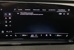 punainen Audi Q6 e-tron 2025 kuva 27.