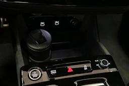 punainen Audi Q6 e-tron 2025 kuva 31.