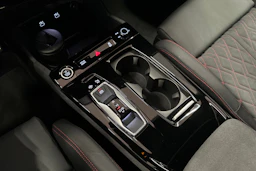 punainen Audi Q6 e-tron 2025 kuva 32.