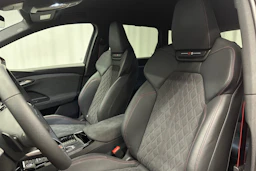 punainen Audi Q6 e-tron 2025 kuva 35.
