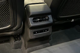 punainen Audi Q6 e-tron 2025 kuva 36.