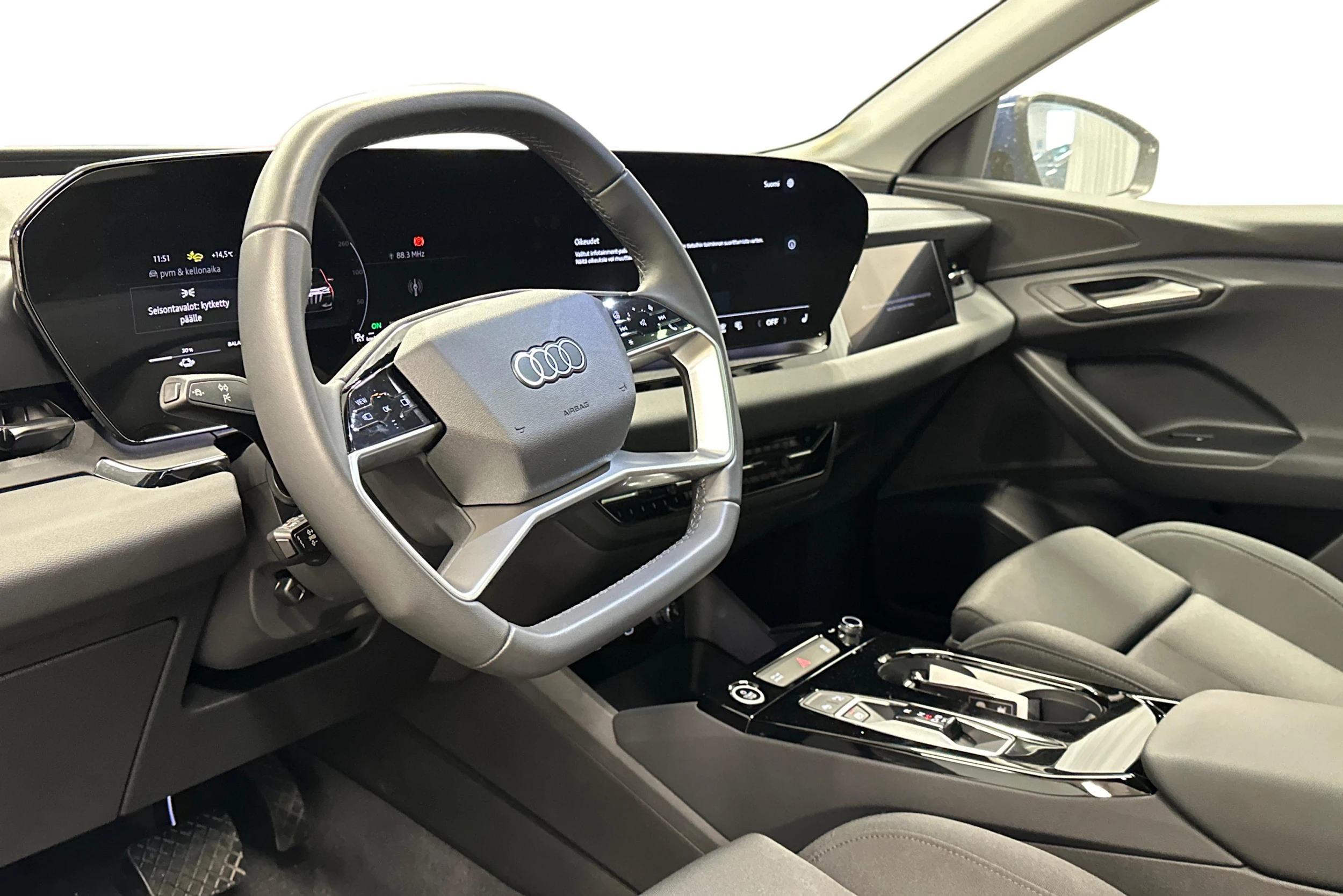 sininen Audi Q6 e-tron 2025 kuva 3.