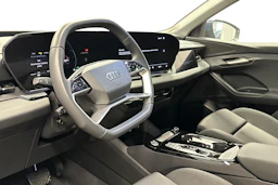 sininen Audi Q6 e-tron 2025 kuva 3.