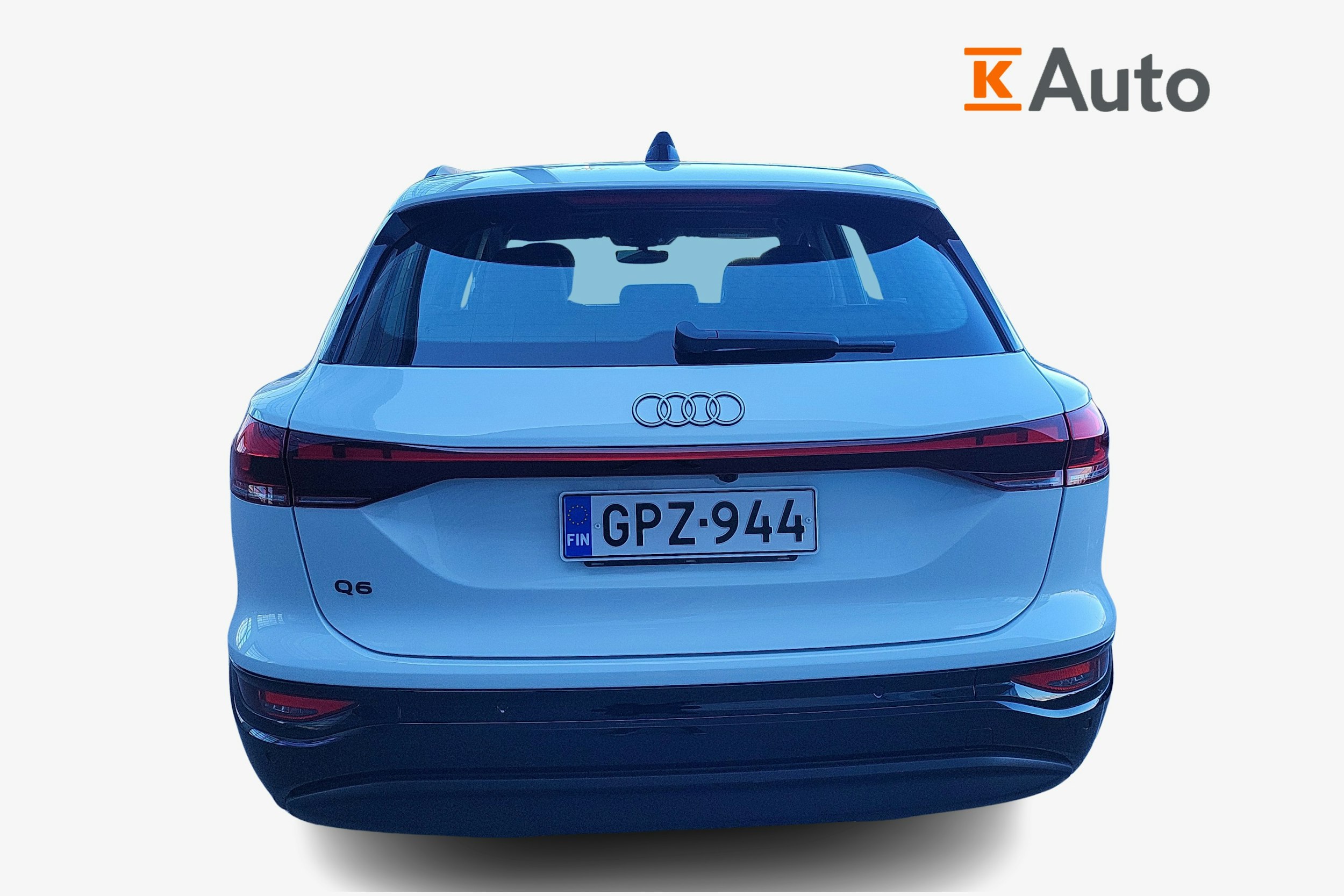 valkoinen Audi Q6 e-tron 2025 kuva 3.
