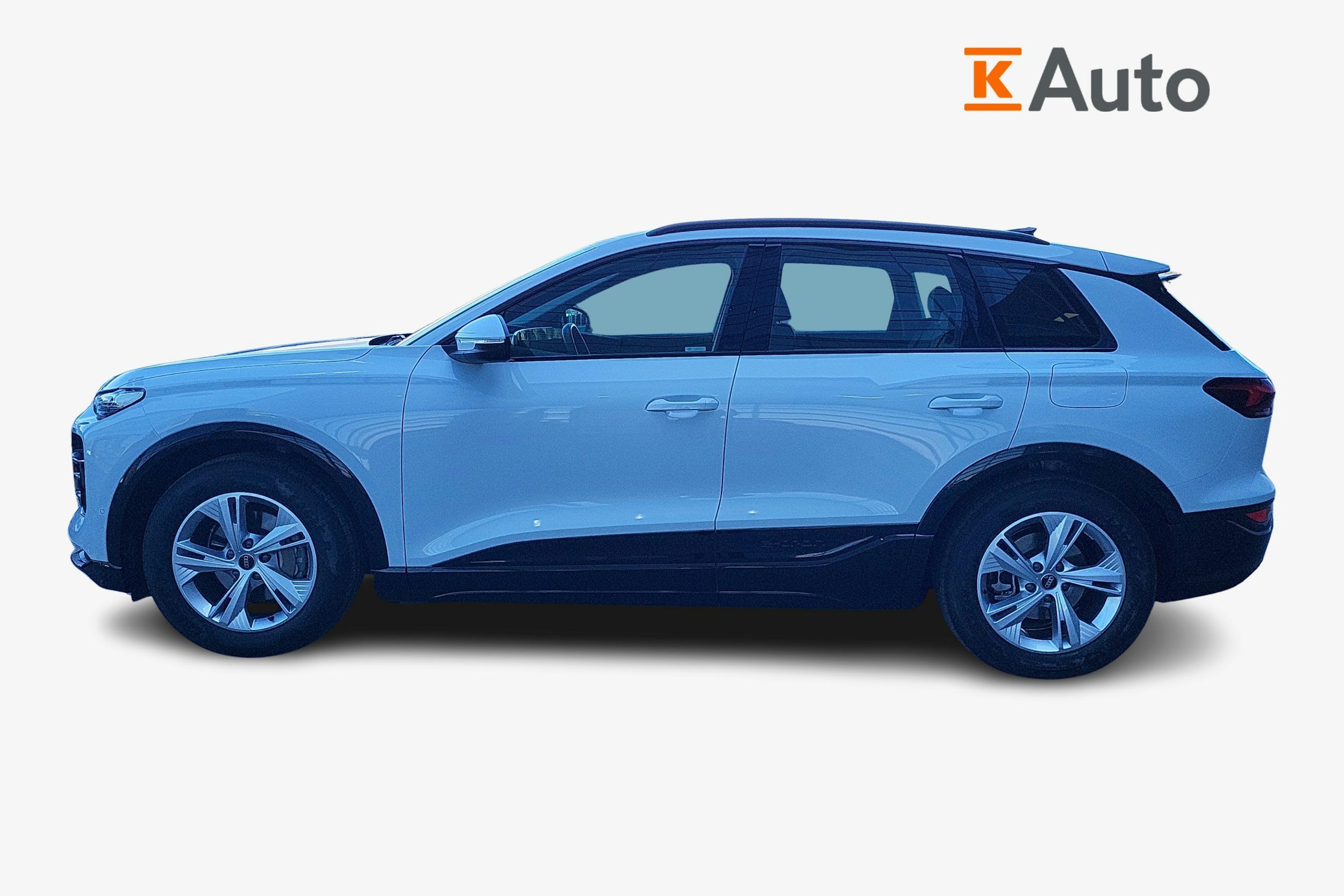valkoinen Audi Q6 e-tron 2025 kuva 5.