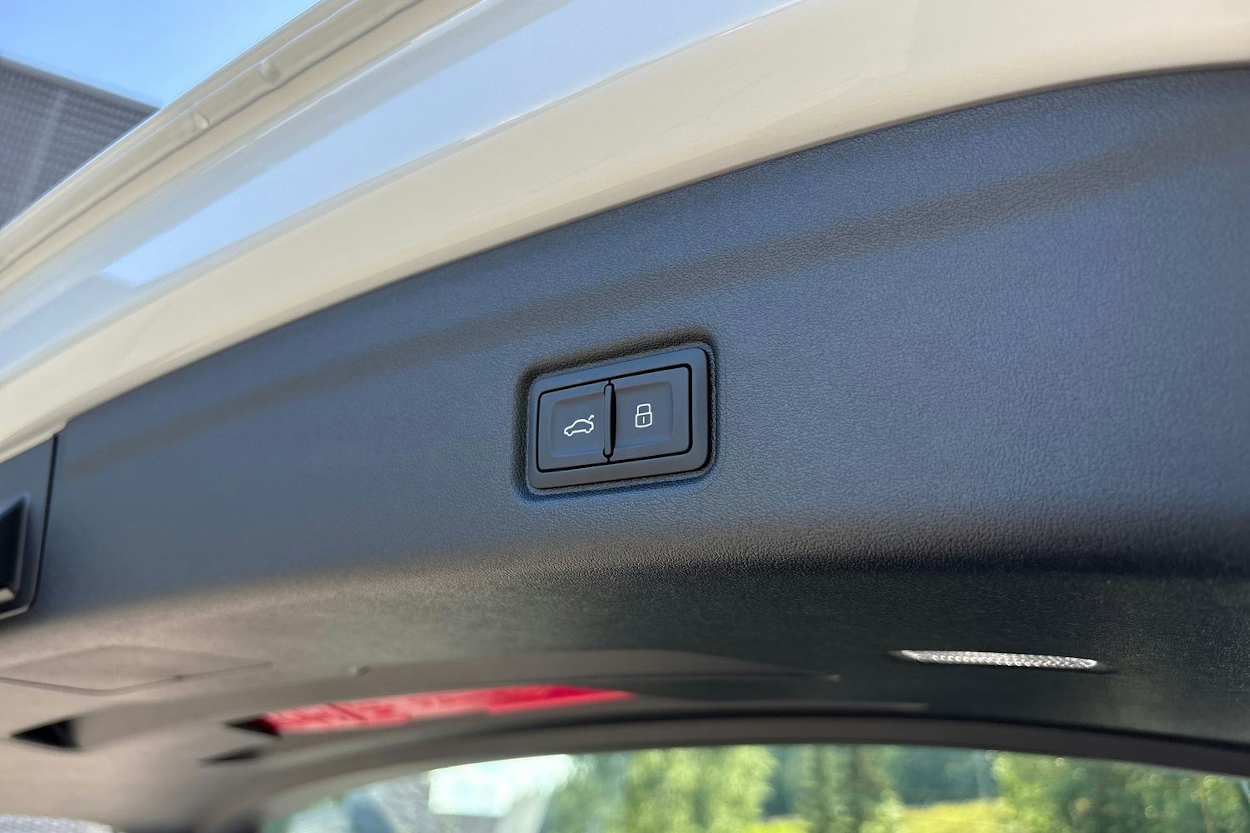 met. valkoinen Audi Q6 e-tron 2025 kuva 12.