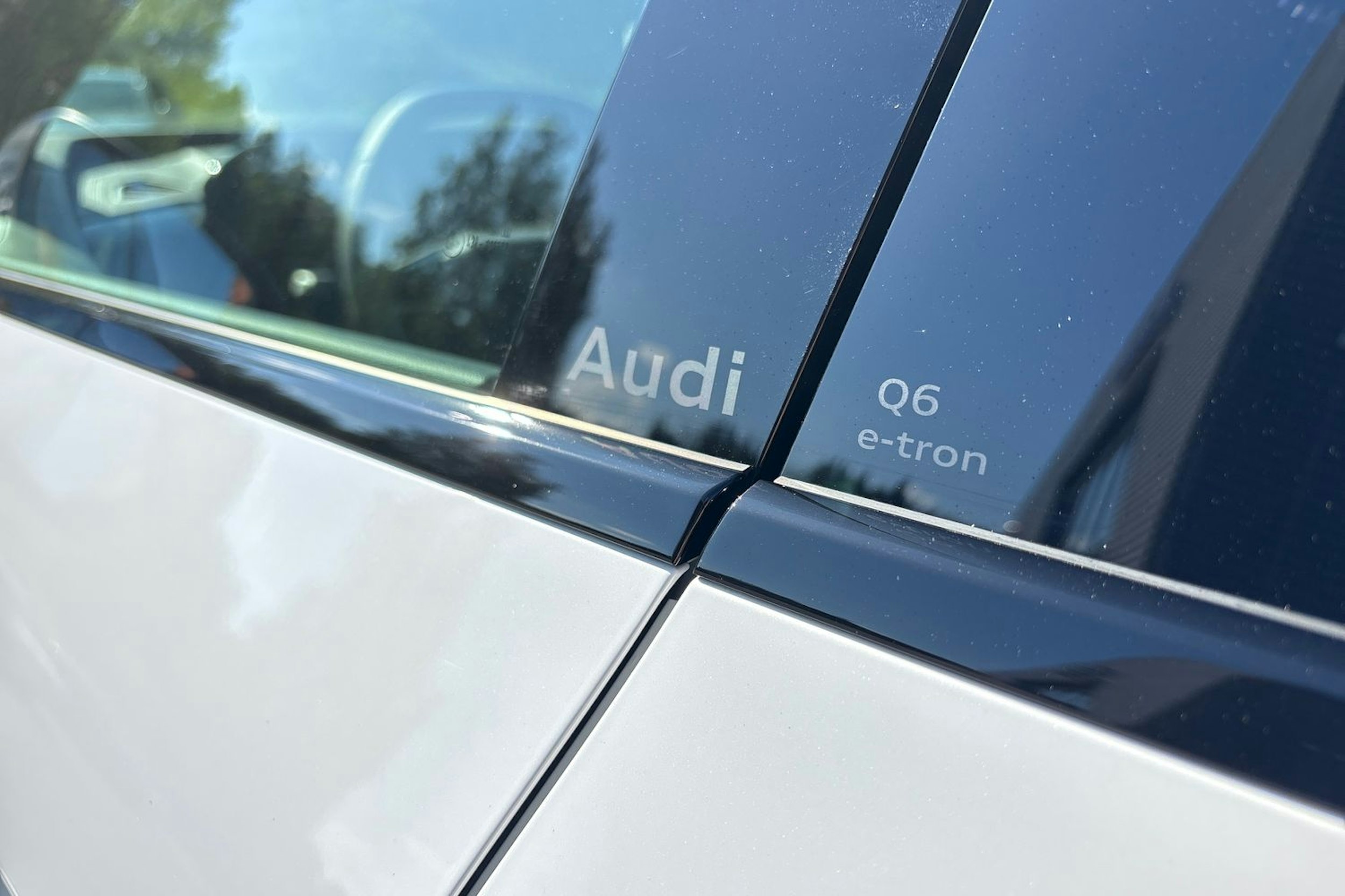 met. valkoinen Audi Q6 e-tron 2025 kuva 13.