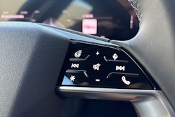 met. valkoinen Audi Q6 e-tron 2025 kuva 18.
