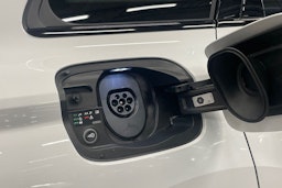 met. valkoinen Audi Q6 e-tron 2025 kuva 22.