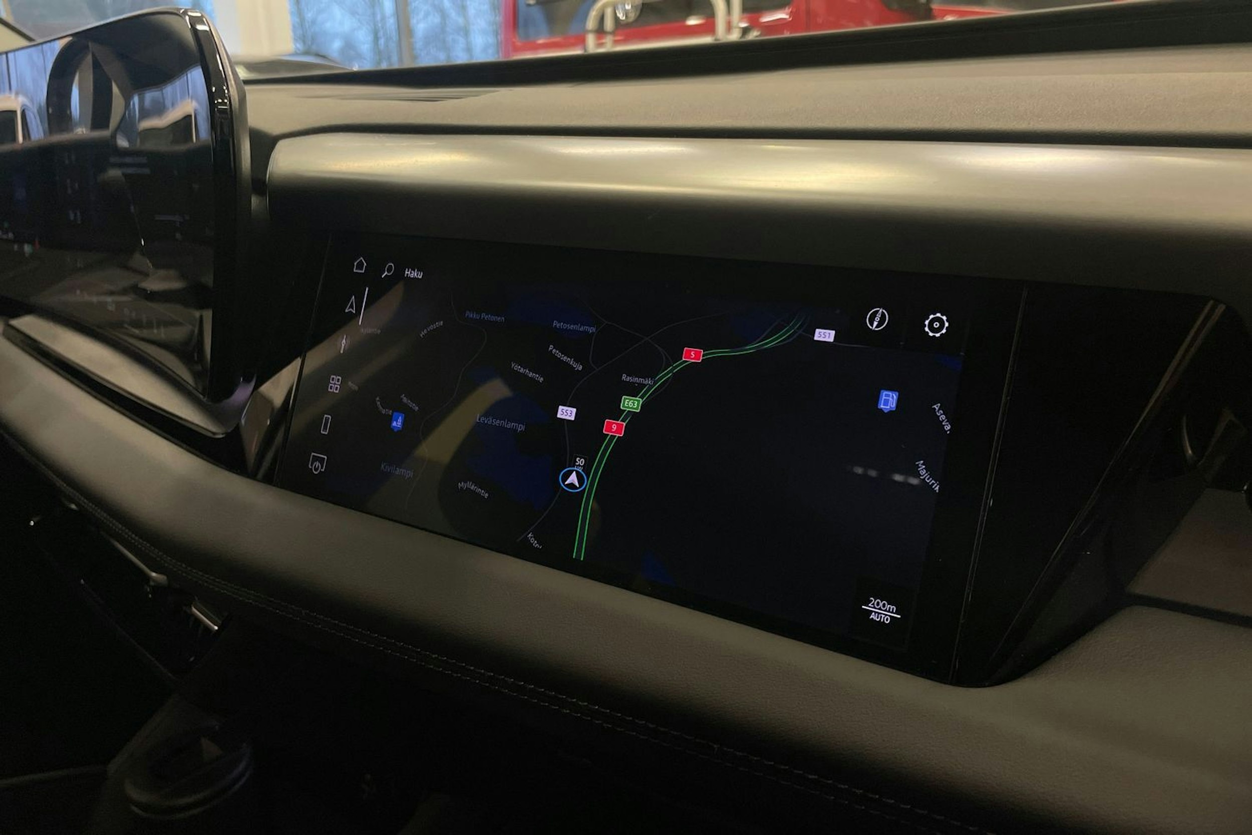 met. valkoinen Audi Q6 e-tron 2025 kuva 24.