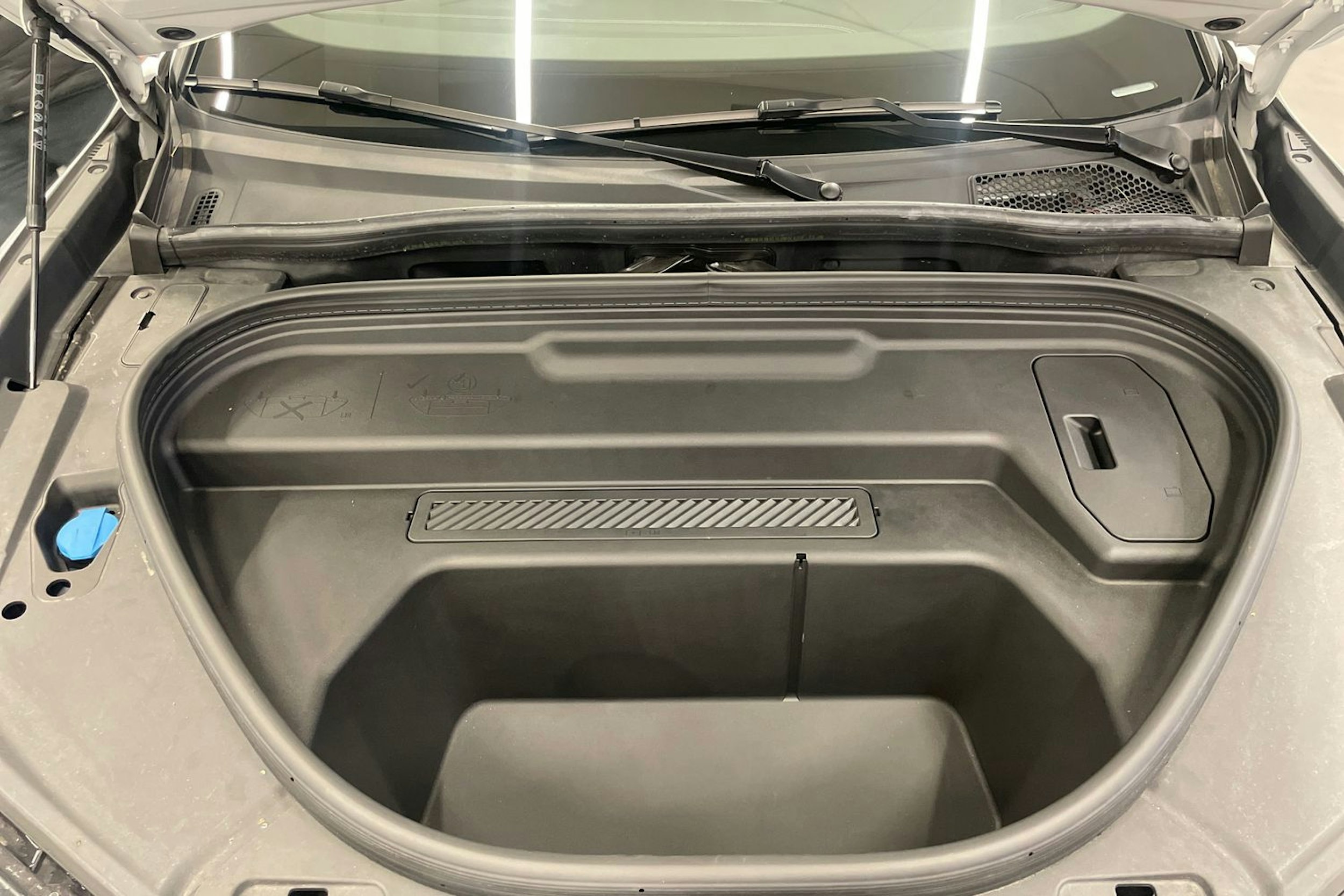 met. valkoinen Audi Q6 e-tron 2025 kuva 25.