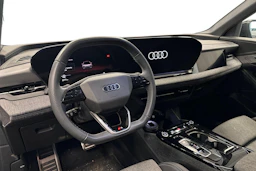 musta Audi Q6 e-tron 2025 kuva 3.
