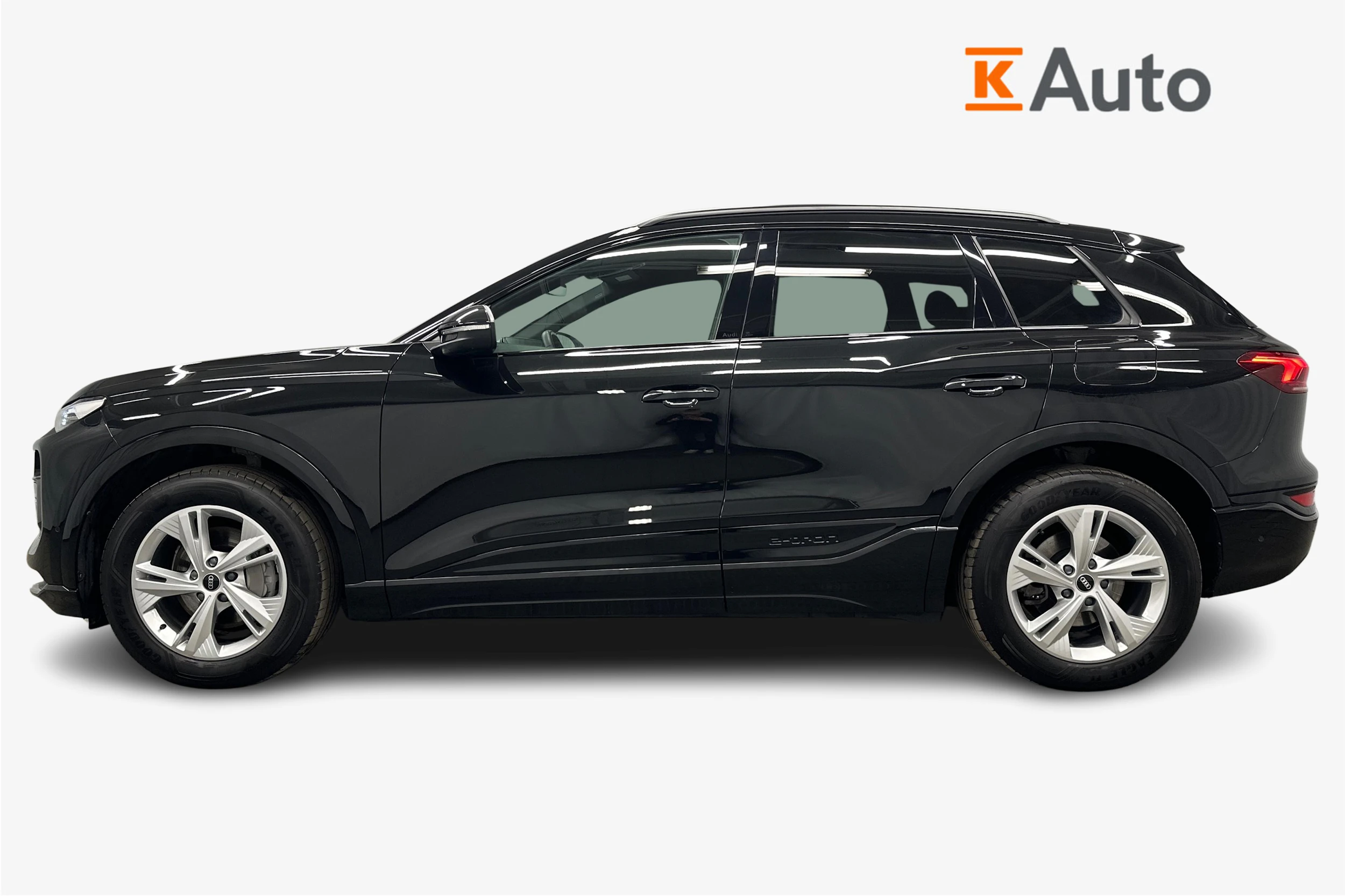 musta Audi Q6 e-tron 2025 kuva 5.