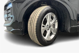musta Audi Q6 e-tron 2025 kuva 9.