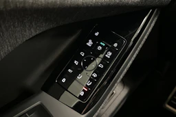 musta Audi Q6 e-tron 2025 kuva 14.