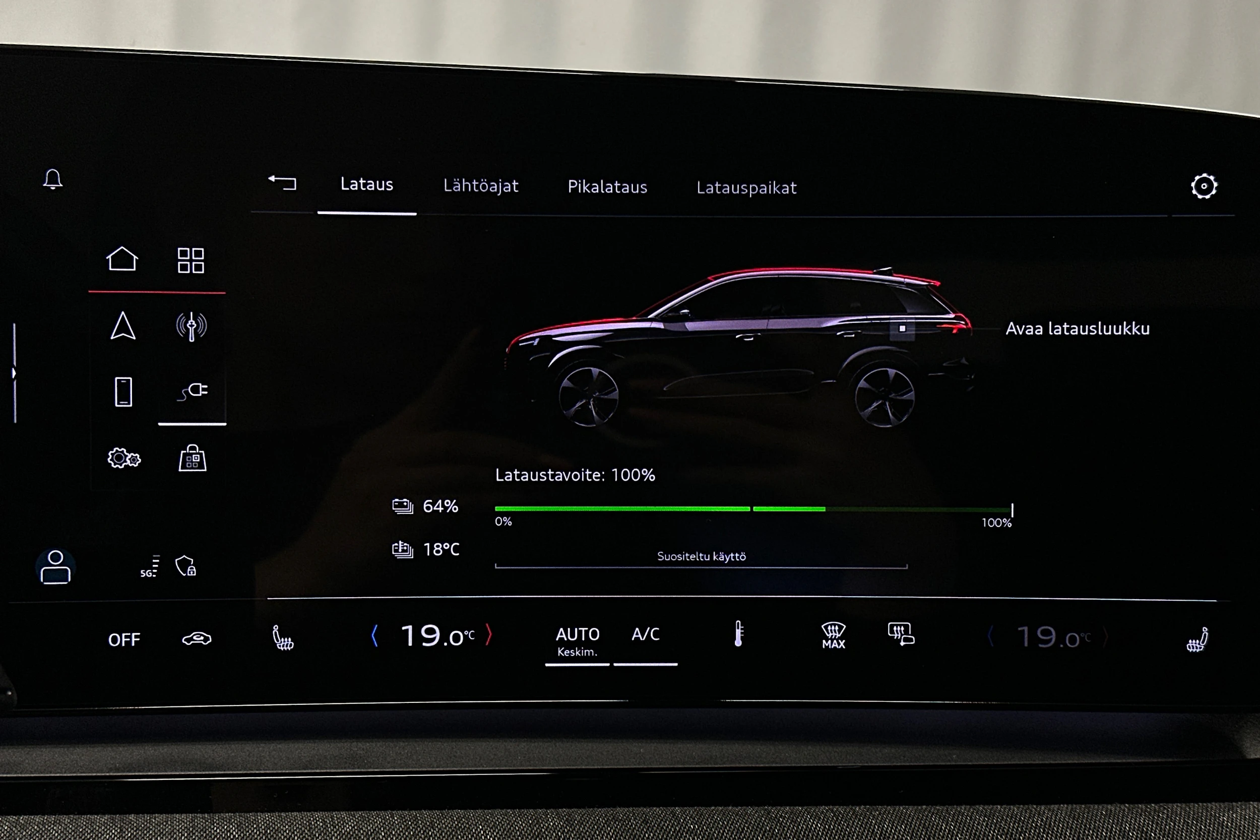 musta Audi Q6 e-tron 2025 kuva 23.