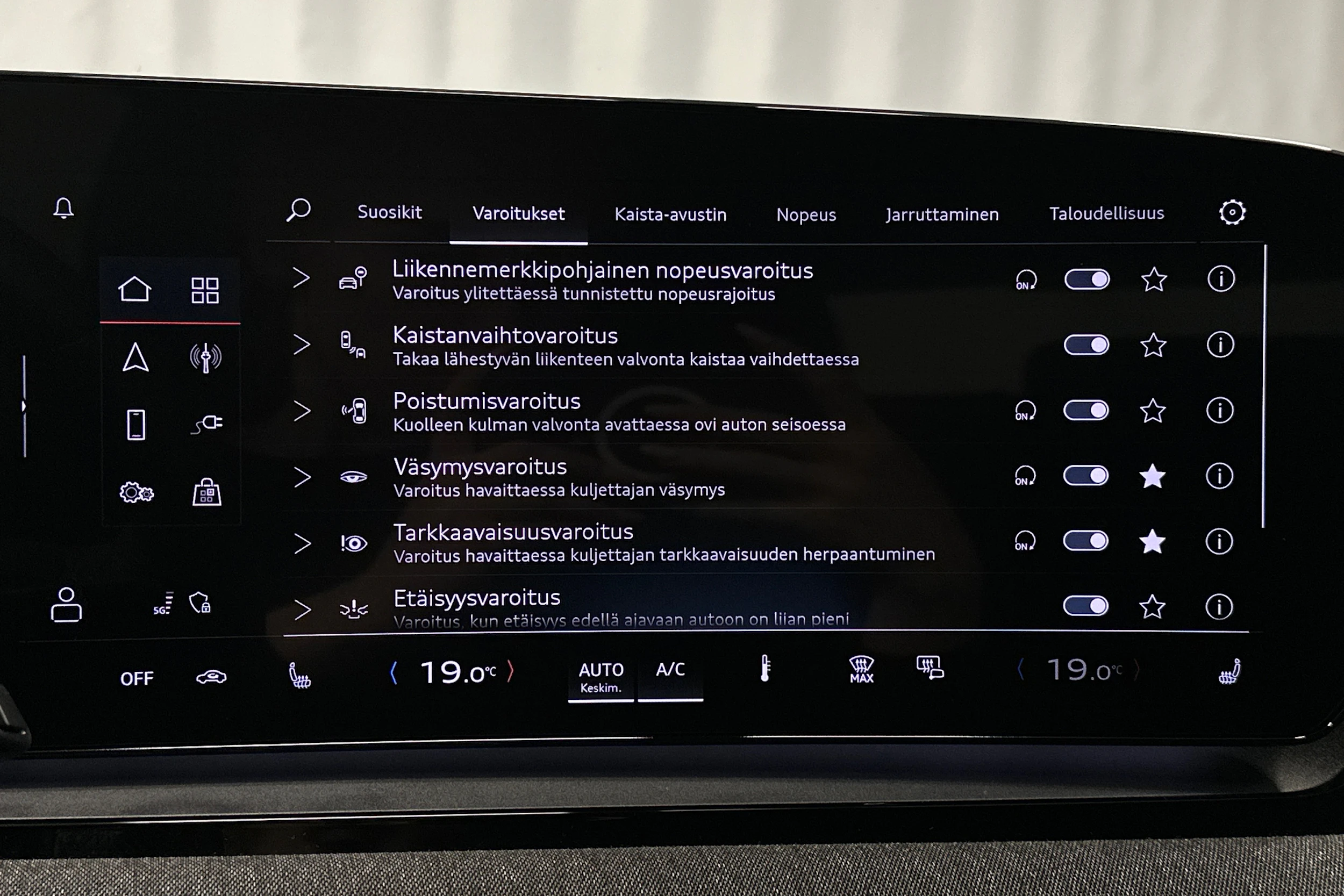 musta Audi Q6 e-tron 2025 kuva 24.