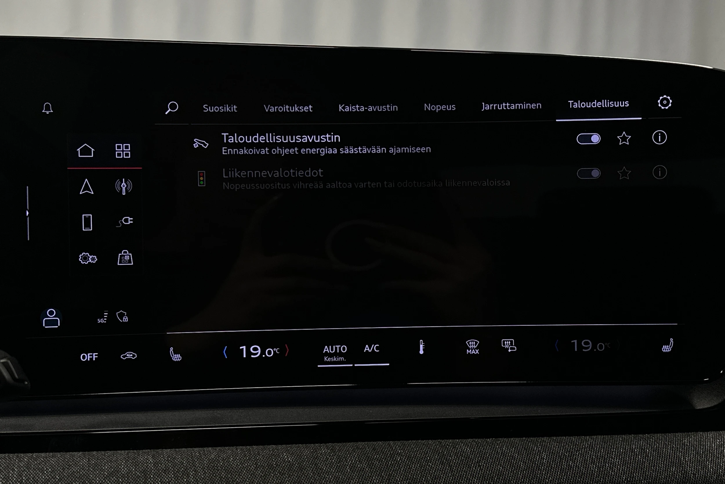musta Audi Q6 e-tron 2025 kuva 28.