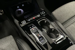 musta Audi Q6 e-tron 2025 kuva 34.