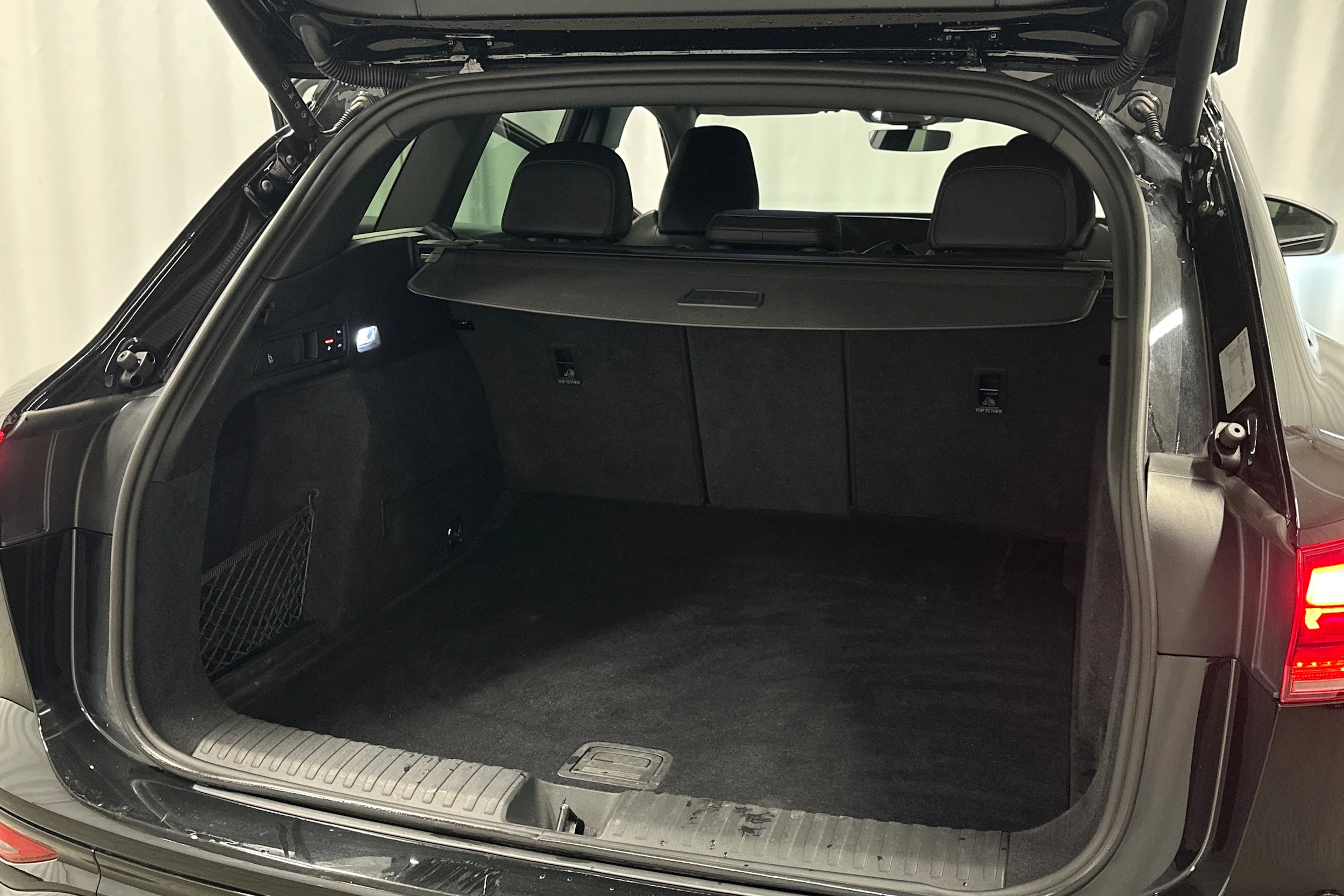 musta Audi Q6 e-tron 2025 kuva 38.