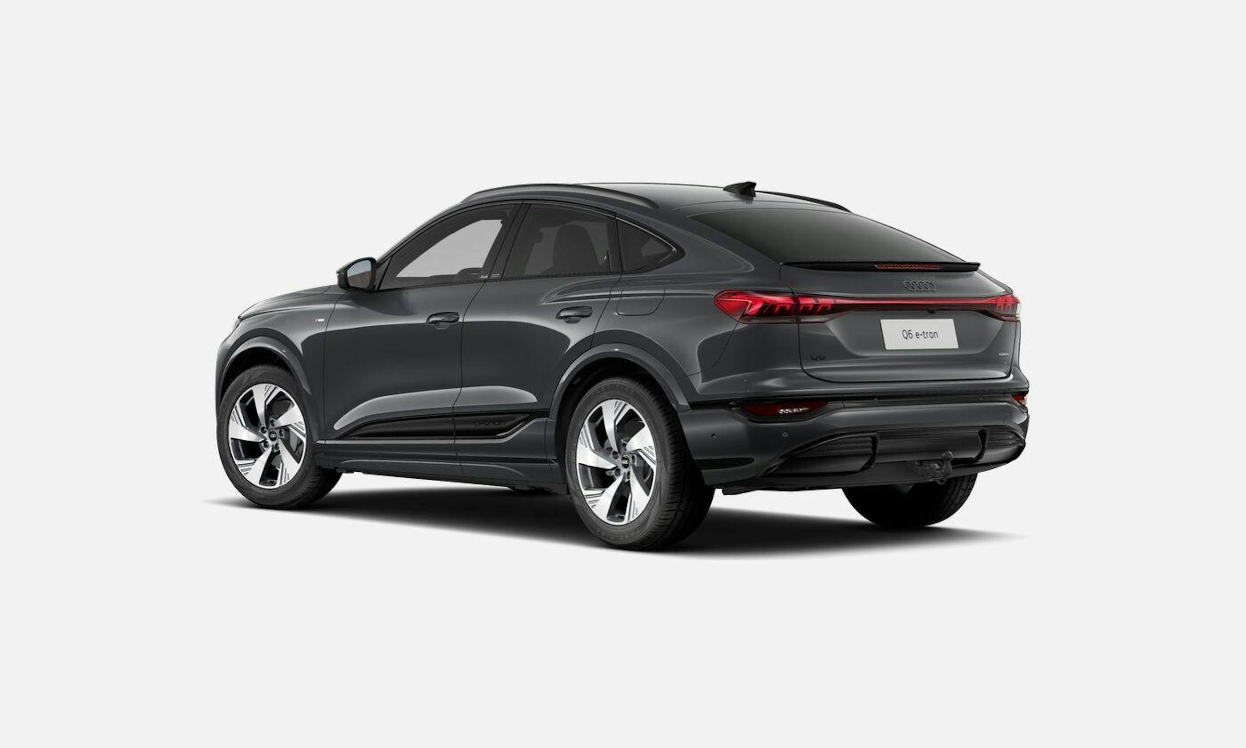magnet harmaa Audi Q6 e-tron 2025 kuva 4.