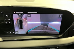 magnet harmaa Audi Q6 e-tron 2025 kuva 13.